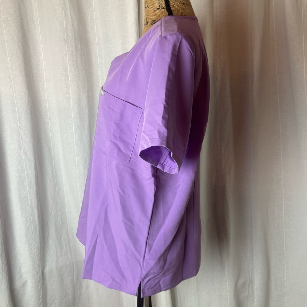 Figs lavender dawn Catarina V-Neck Medical Scrub Top - Picture 3 of 6